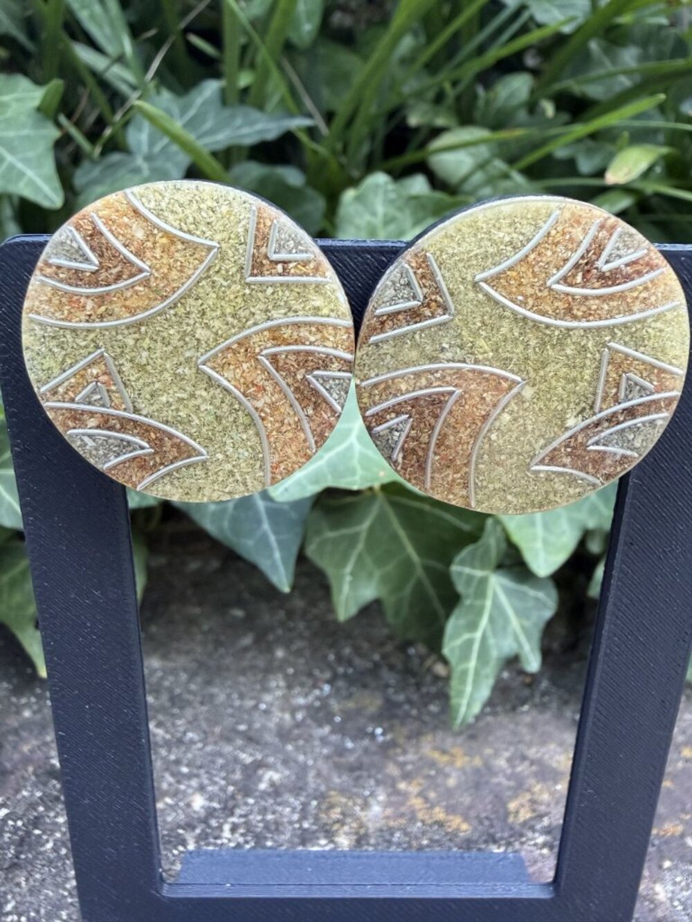 80s Mixed Media Resin Inlay Round Clip On Earrings Earth Tone Geometric Retro